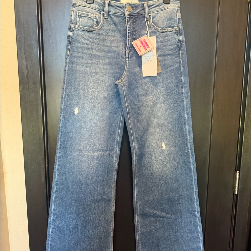Risen Wide-Leg Jeans